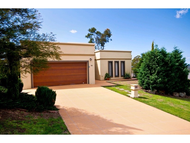 35 Midway Terrace, Pacific Pines QLD 4211