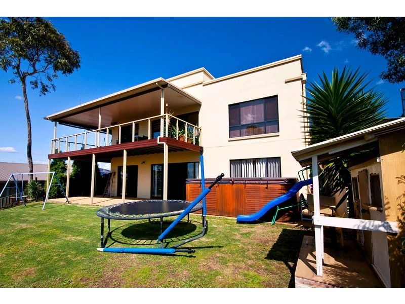 35 Midway Terrace, Pacific Pines QLD 4211