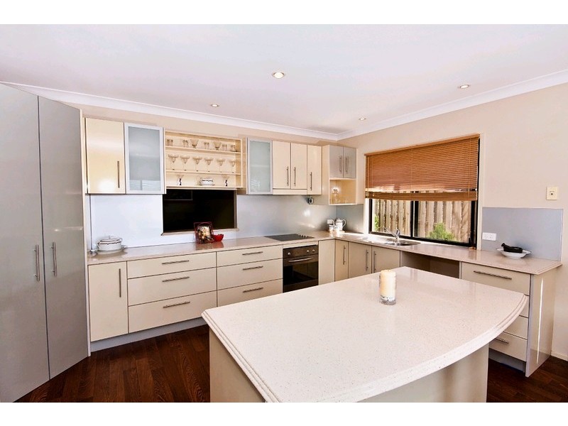 35 Midway Terrace, Pacific Pines QLD 4211