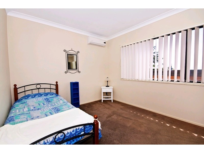 35 Midway Terrace, Pacific Pines QLD 4211