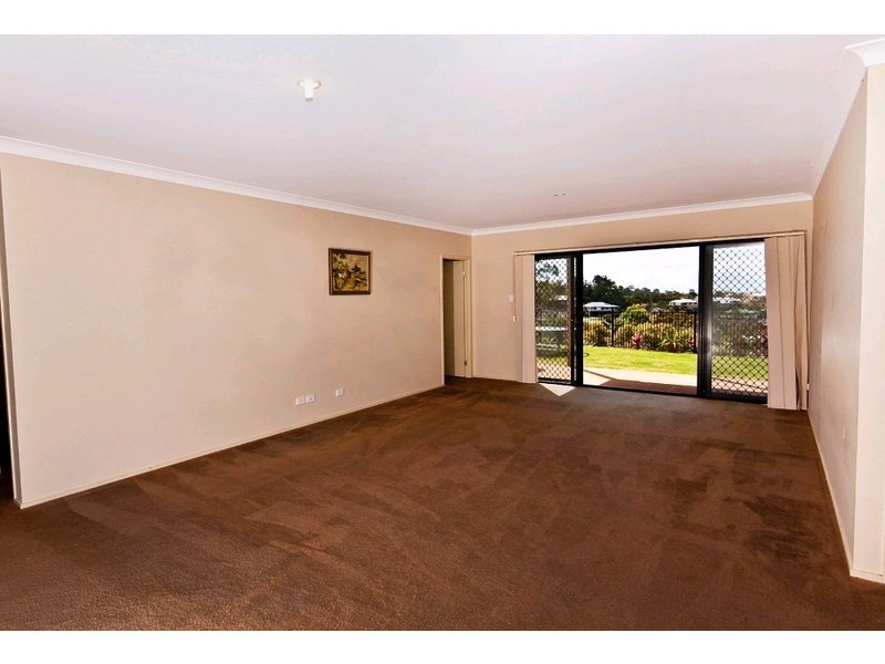 35 Midway Terrace, Pacific Pines QLD 4211