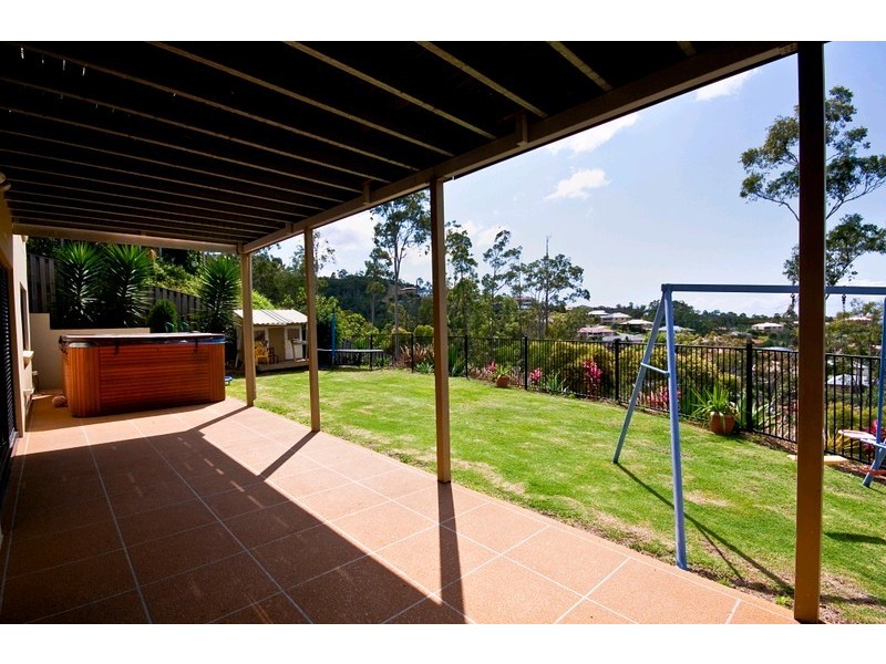 35 Midway Terrace, Pacific Pines QLD 4211