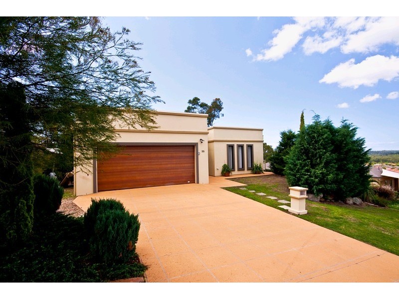 35 Midway Terrace, Pacific Pines QLD 4211