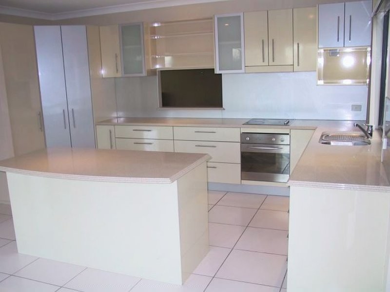 35 Midway Terrace, Pacific Pines QLD 4211