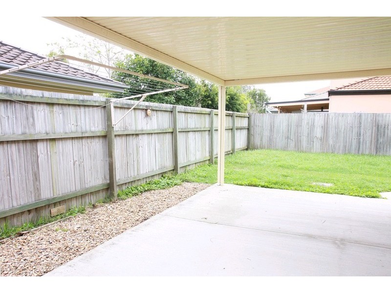 1/8 Hialeah Crescent, Helensvale QLD 4212