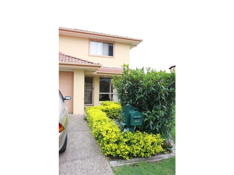 1/8 Hialeah Crescent, Helensvale QLD 4212