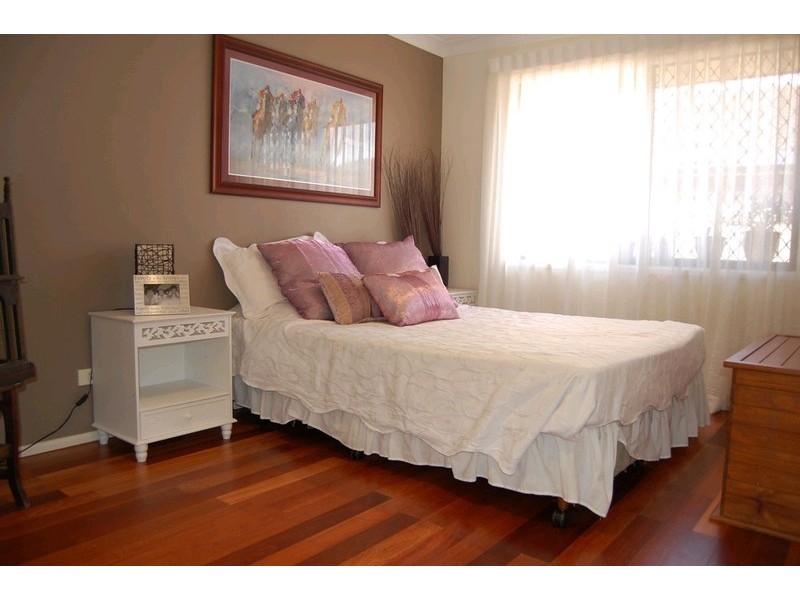 13 Mingaletta Drive, Ashmore QLD 4214