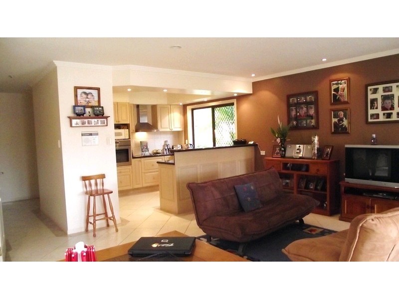 32 Tee Trees Boulevard, Arundel QLD 4214