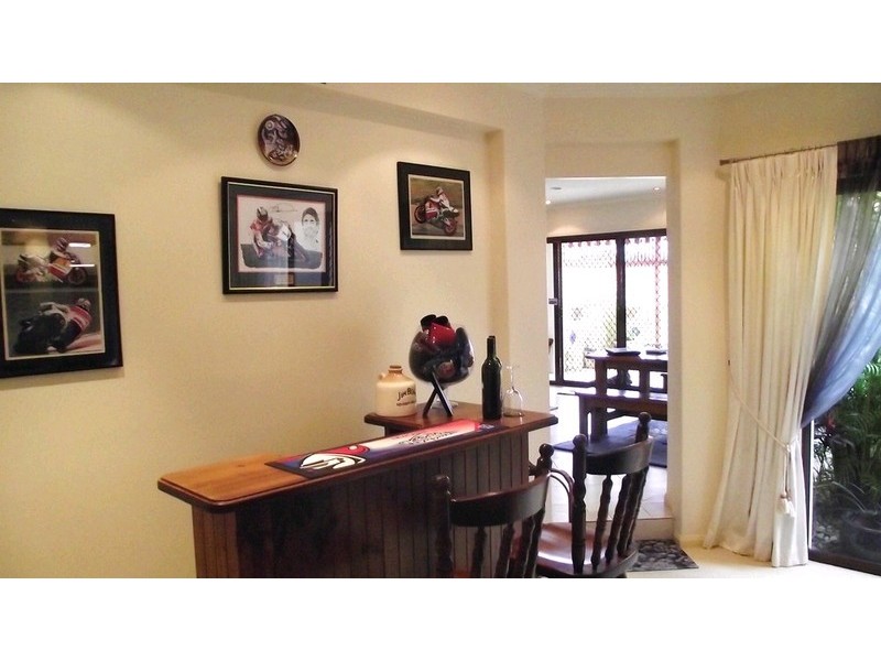 32 Tee Trees Boulevard, Arundel QLD 4214