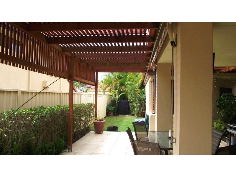 32 Tee Trees Boulevard, Arundel QLD 4214