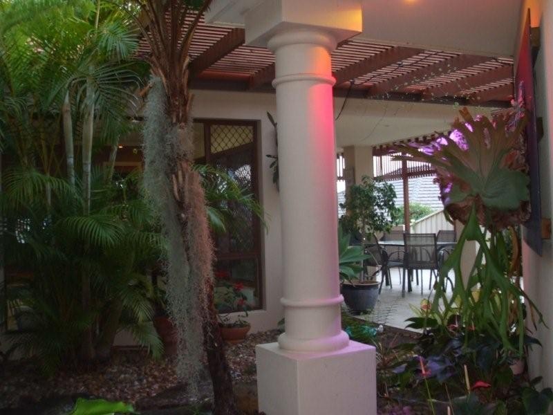 32 Tee Trees Boulevard, Arundel QLD 4214