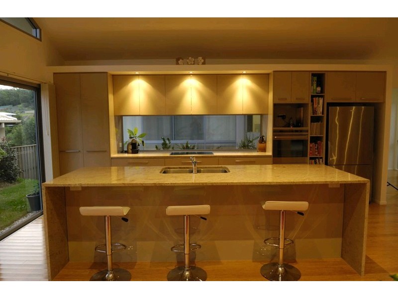 48 Roberts Drive, Maudsland QLD 4210