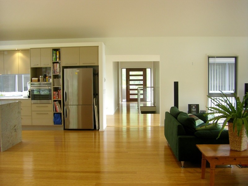 48 Roberts Drive, Maudsland QLD 4210