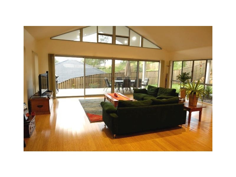 48 Roberts Drive, Maudsland QLD 4210