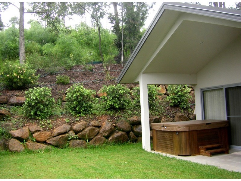 48 Roberts Drive, Maudsland QLD 4210