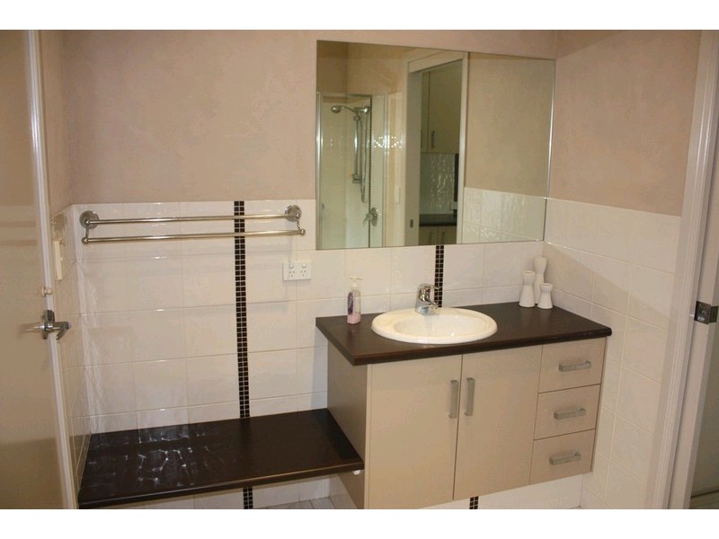 67 Zane Street, Molendinar QLD 4214