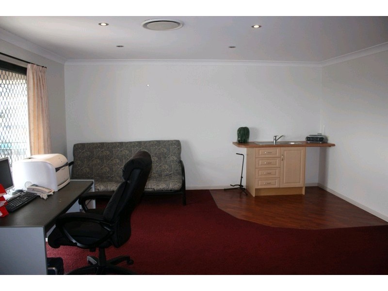 67 Zane Street, Molendinar QLD 4214