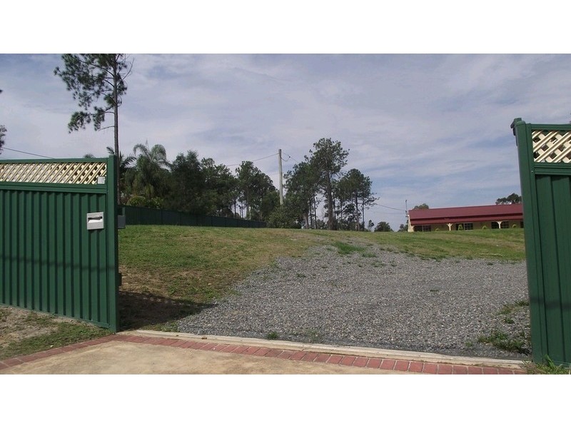 16 Connemara Road, Gaven QLD 4211