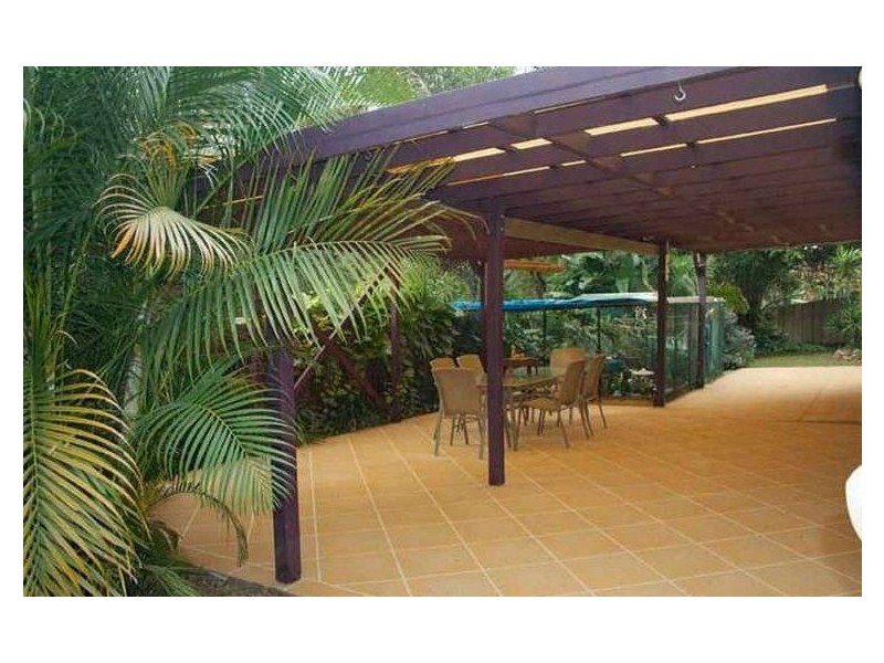 8 Eamonn Court, Highland Park QLD 4211