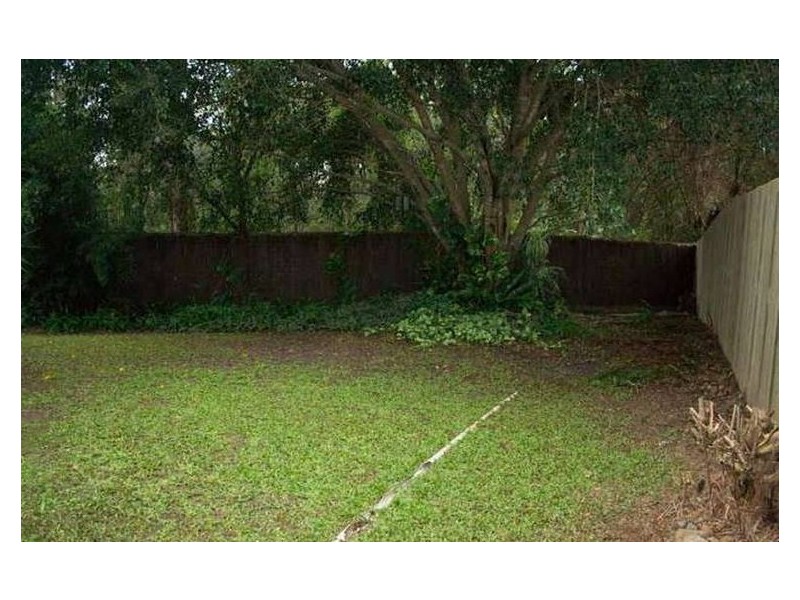 8 Eamonn Court, Highland Park QLD 4211
