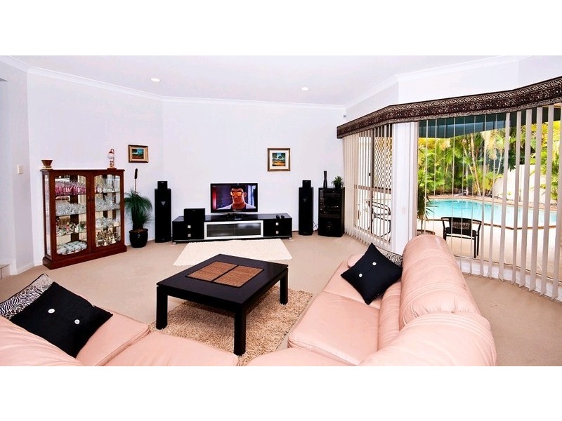 26 Arbuthnot Parade, Benowa QLD 4217