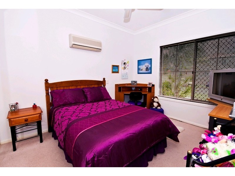 26 Arbuthnot Parade, Benowa QLD 4217