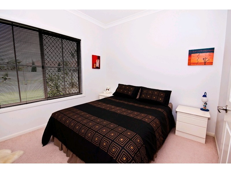 26 Arbuthnot Parade, Benowa QLD 4217