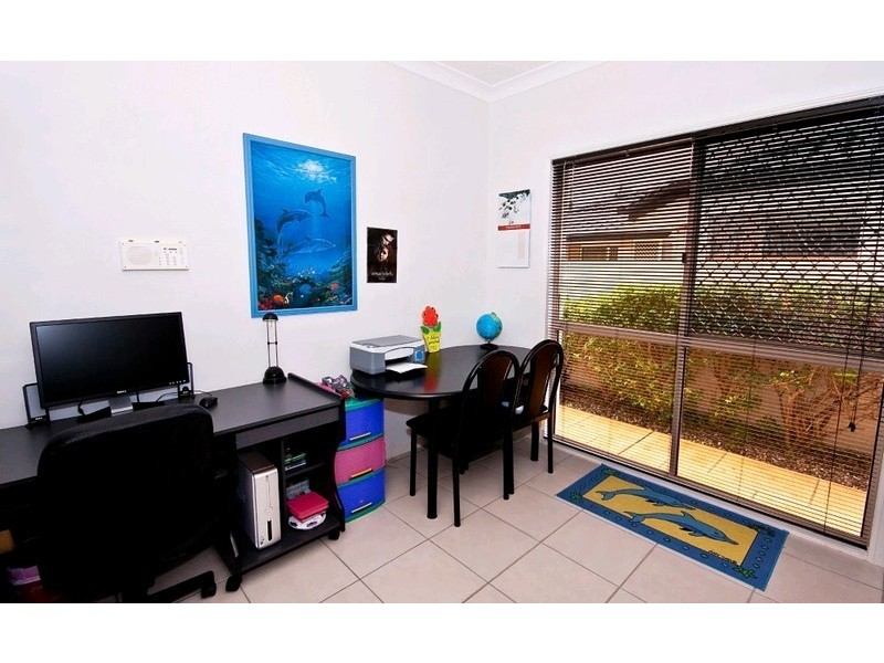 26 Arbuthnot Parade, Benowa QLD 4217