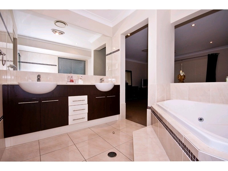 22 Southaven Drive, Helensvale QLD 4212