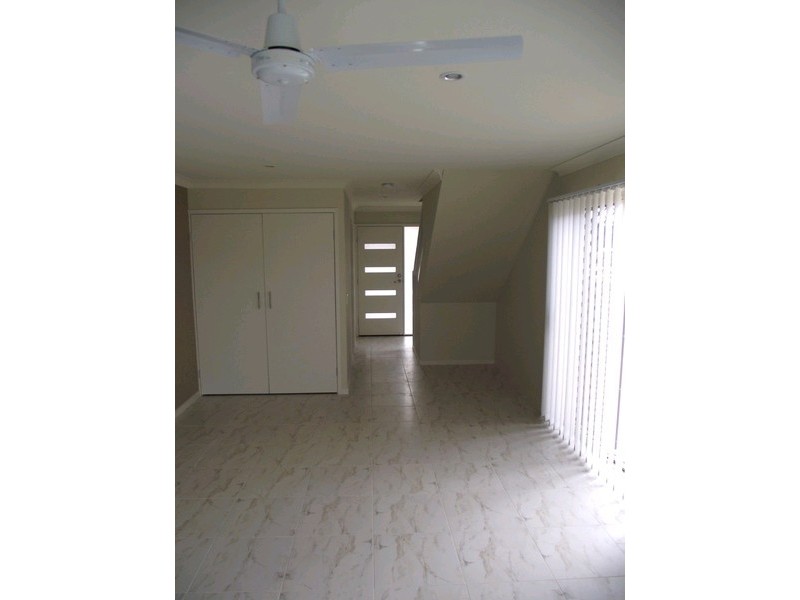 1/5 Elise Avenue, Coomera QLD 4209