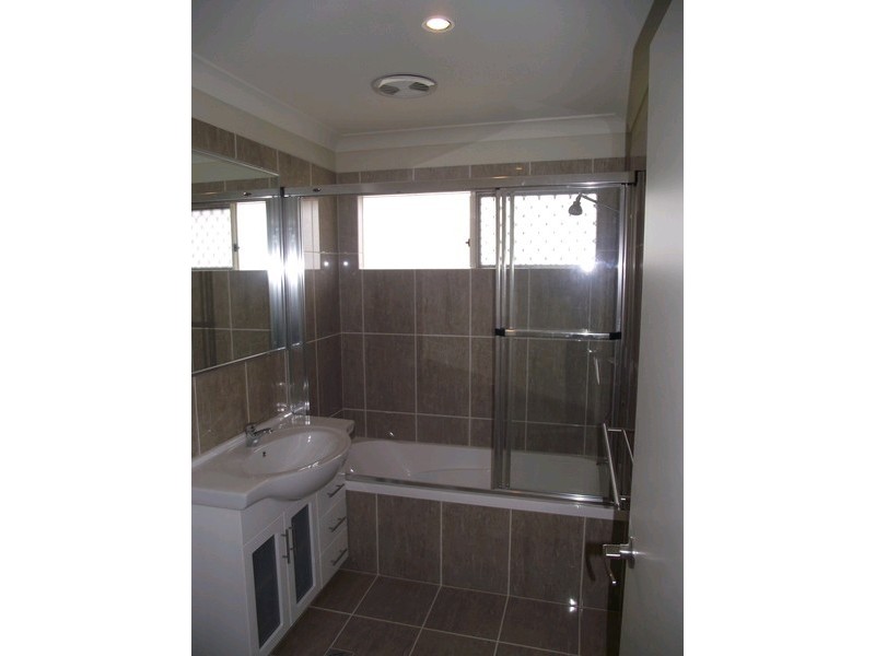 1/5 Elise Avenue, Coomera QLD 4209