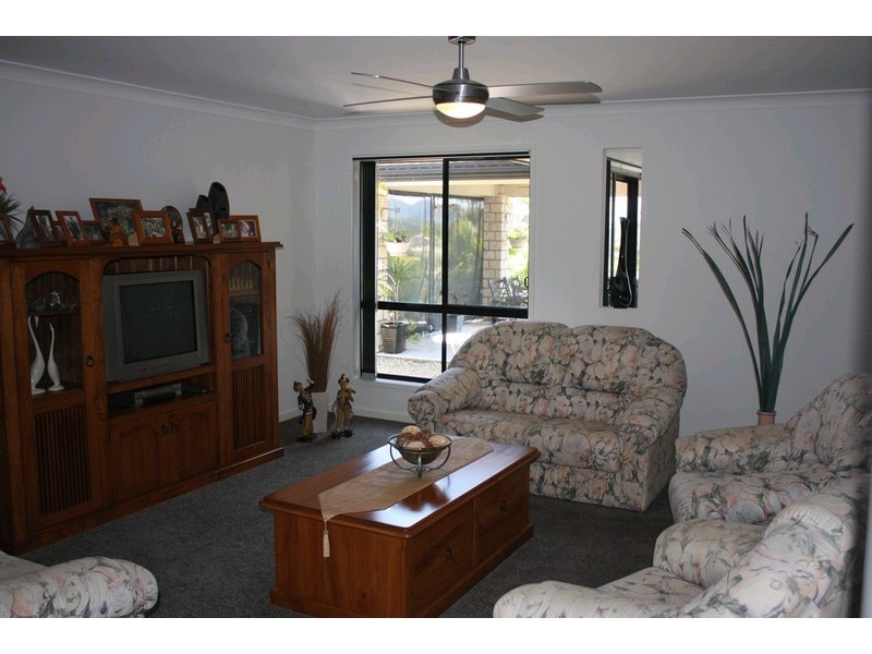 3 Diamantina Circuit, Pacific Pines QLD 4211