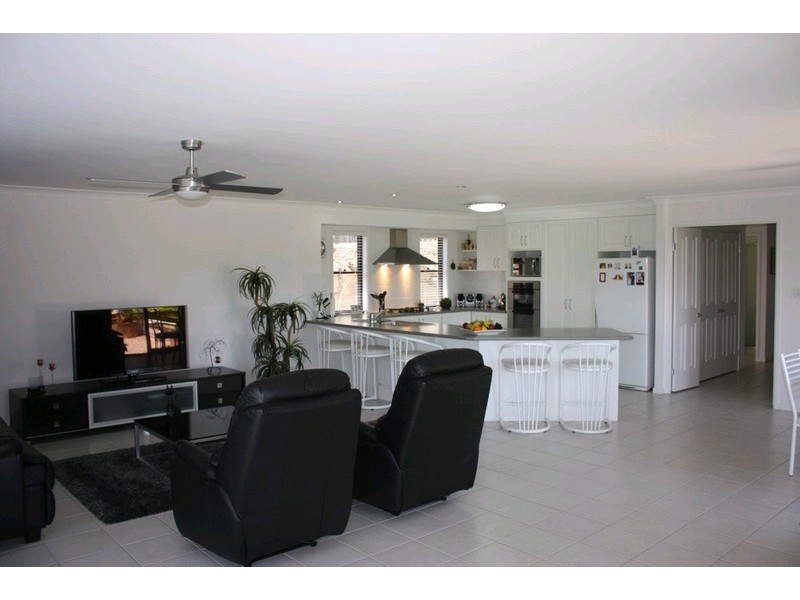 3 Diamantina Circuit, Pacific Pines QLD 4211