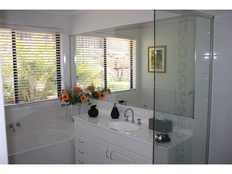 3 Diamantina Circuit, Pacific Pines QLD 4211