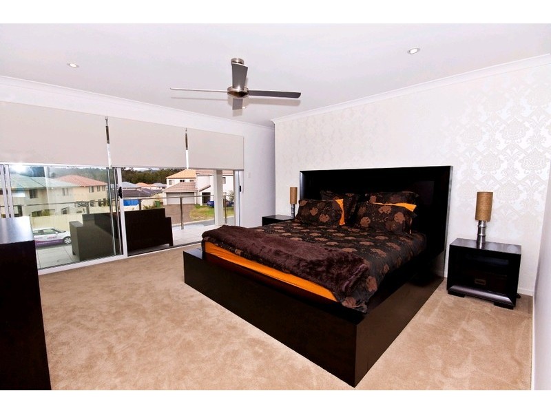 17 Golden Bear Drive, Arundel QLD 4214