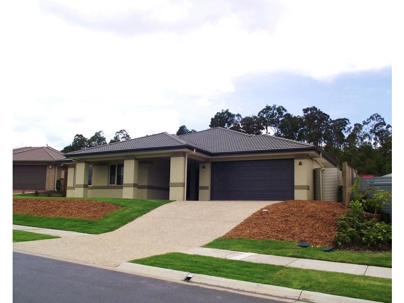 76 Hawkesbury Avenue, Pacific Pines QLD 4211