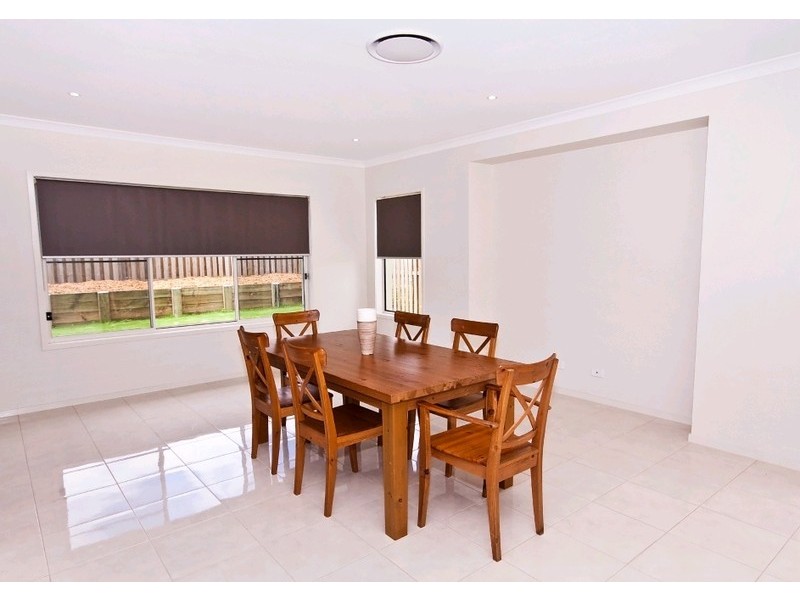 76 Hawkesbury Avenue, Pacific Pines QLD 4211