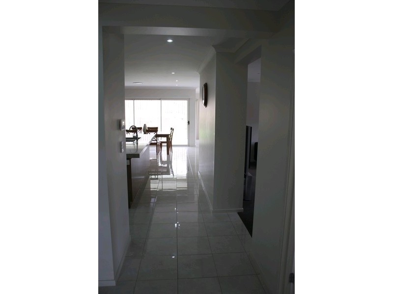 76 Hawkesbury Avenue, Pacific Pines QLD 4211