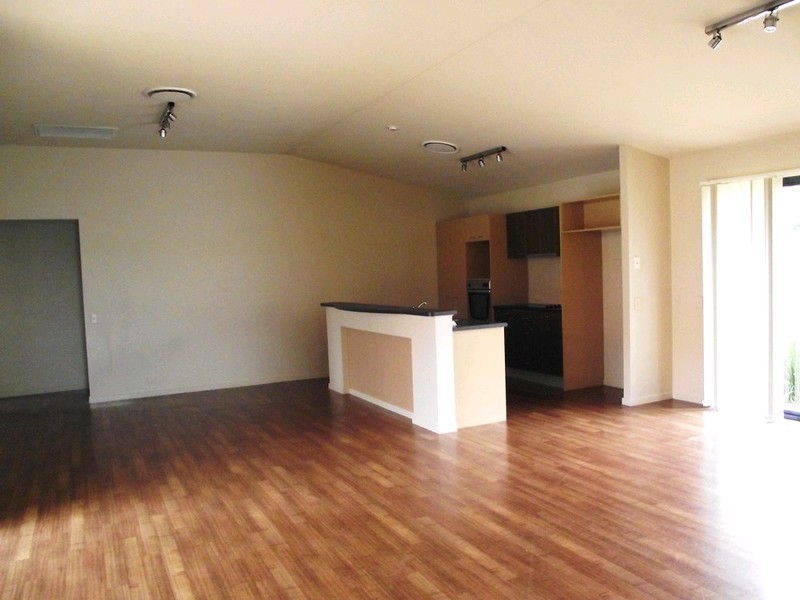 8 Thames Place, Oxenford QLD 4210