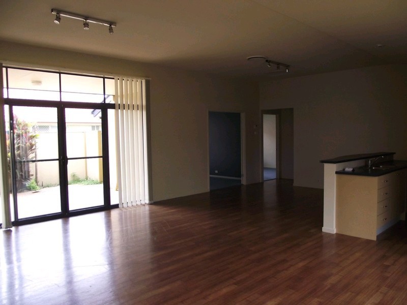 8 Thames Place, Oxenford QLD 4210