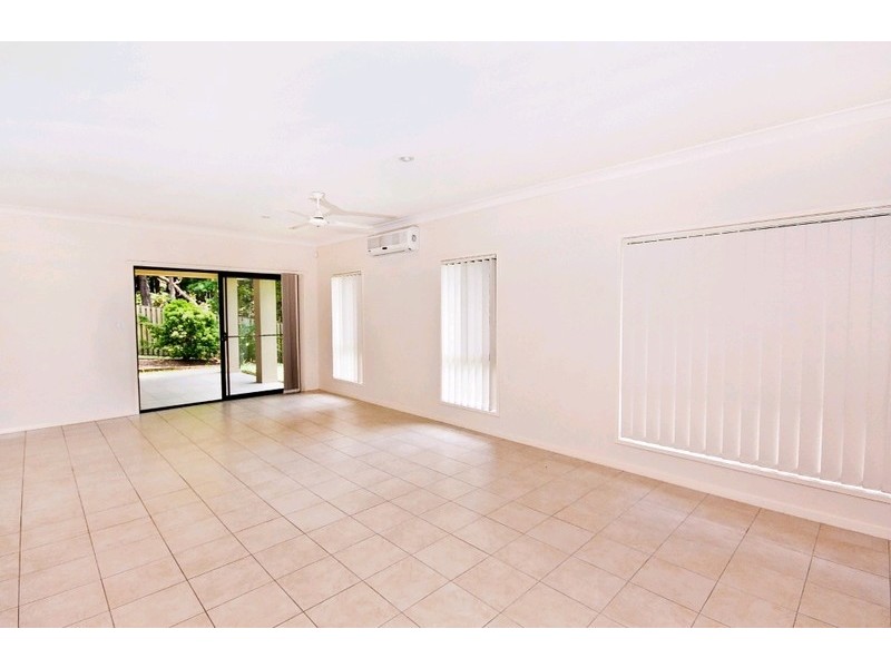 17 Lambert Drive, Maudsland QLD 4210