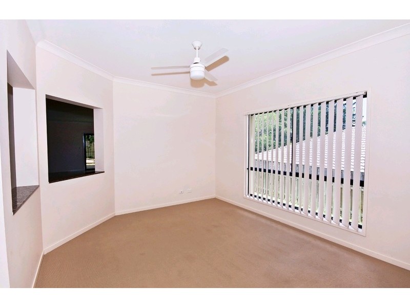 17 Lambert Drive, Maudsland QLD 4210