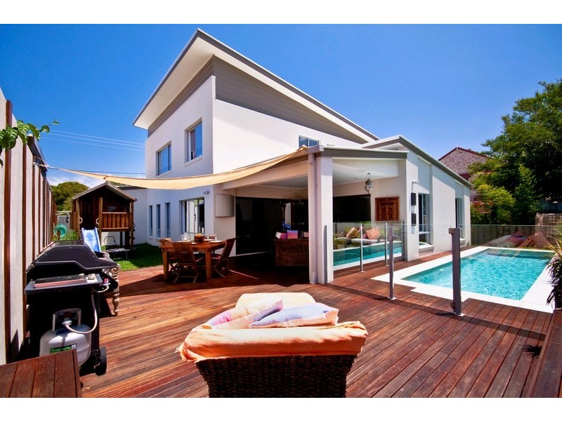 39 Shaw Street, Southport QLD 4215