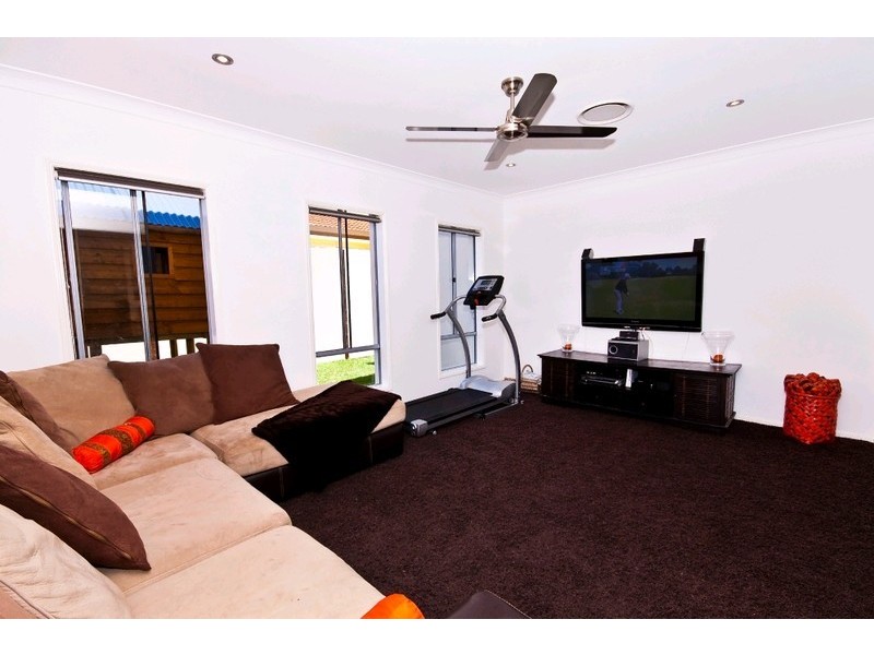 39 Shaw Street, Southport QLD 4215