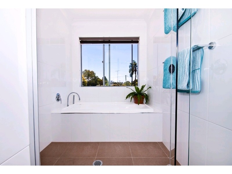 39 Shaw Street, Southport QLD 4215