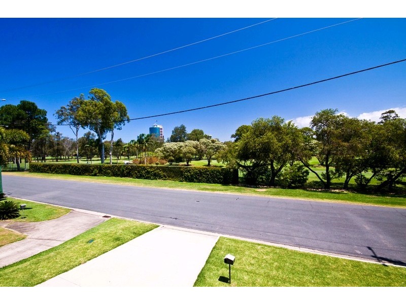 39 Shaw Street, Southport QLD 4215