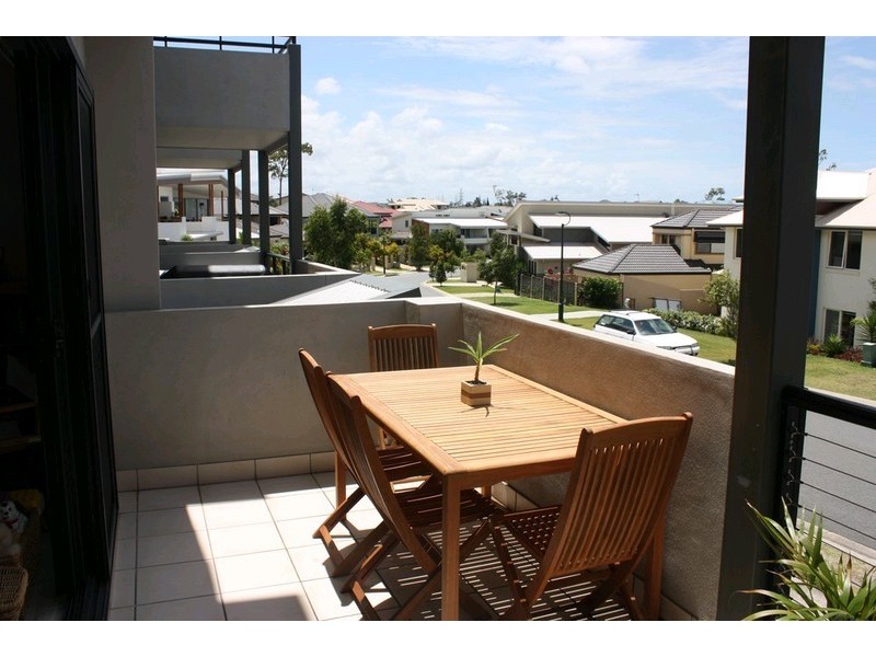 6/2 Palma Crescent, Varsity Lakes QLD 4227