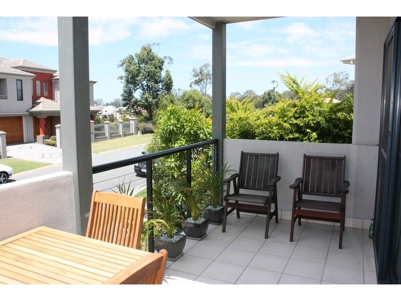 6/2 Palma Crescent, Varsity Lakes QLD 4227