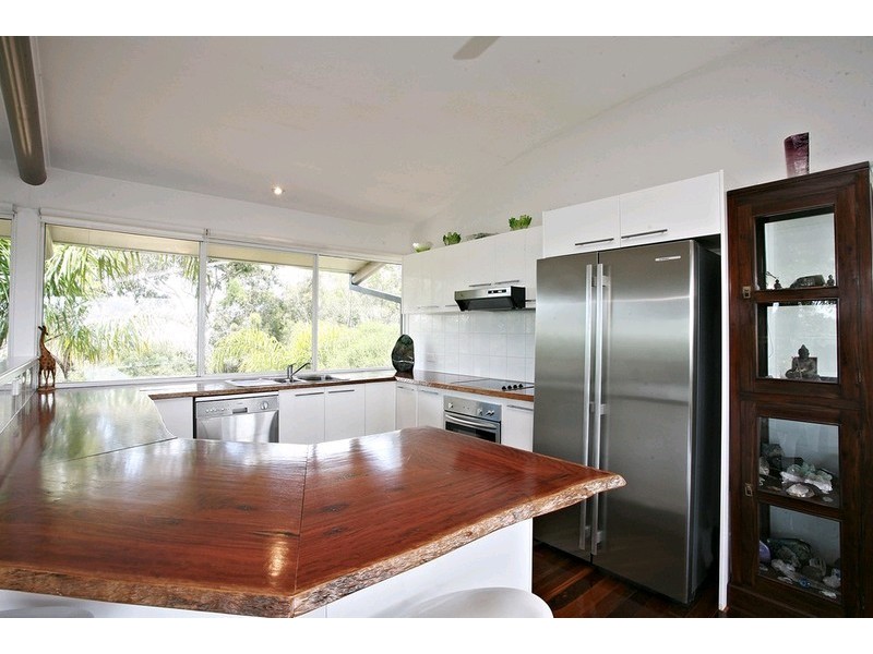 200 Chesterfield Drive, Bonogin QLD 4213