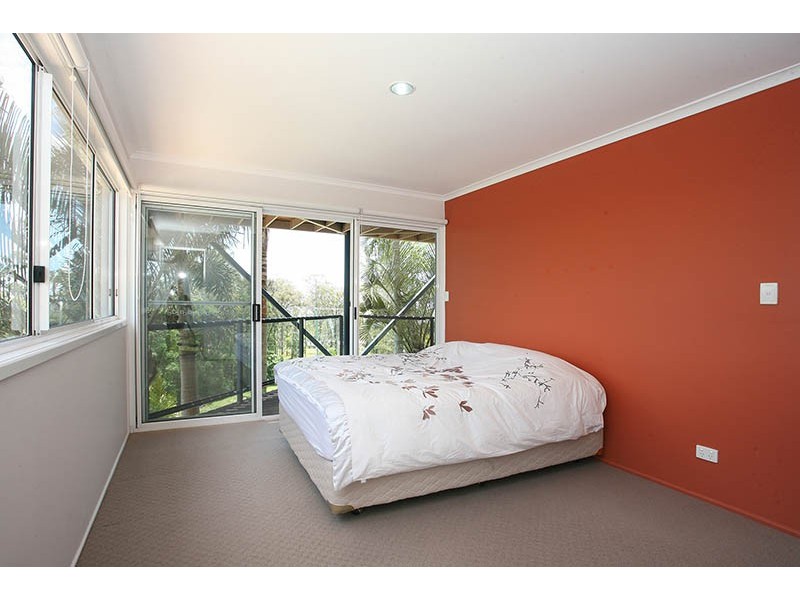 200 Chesterfield Drive, Bonogin QLD 4213